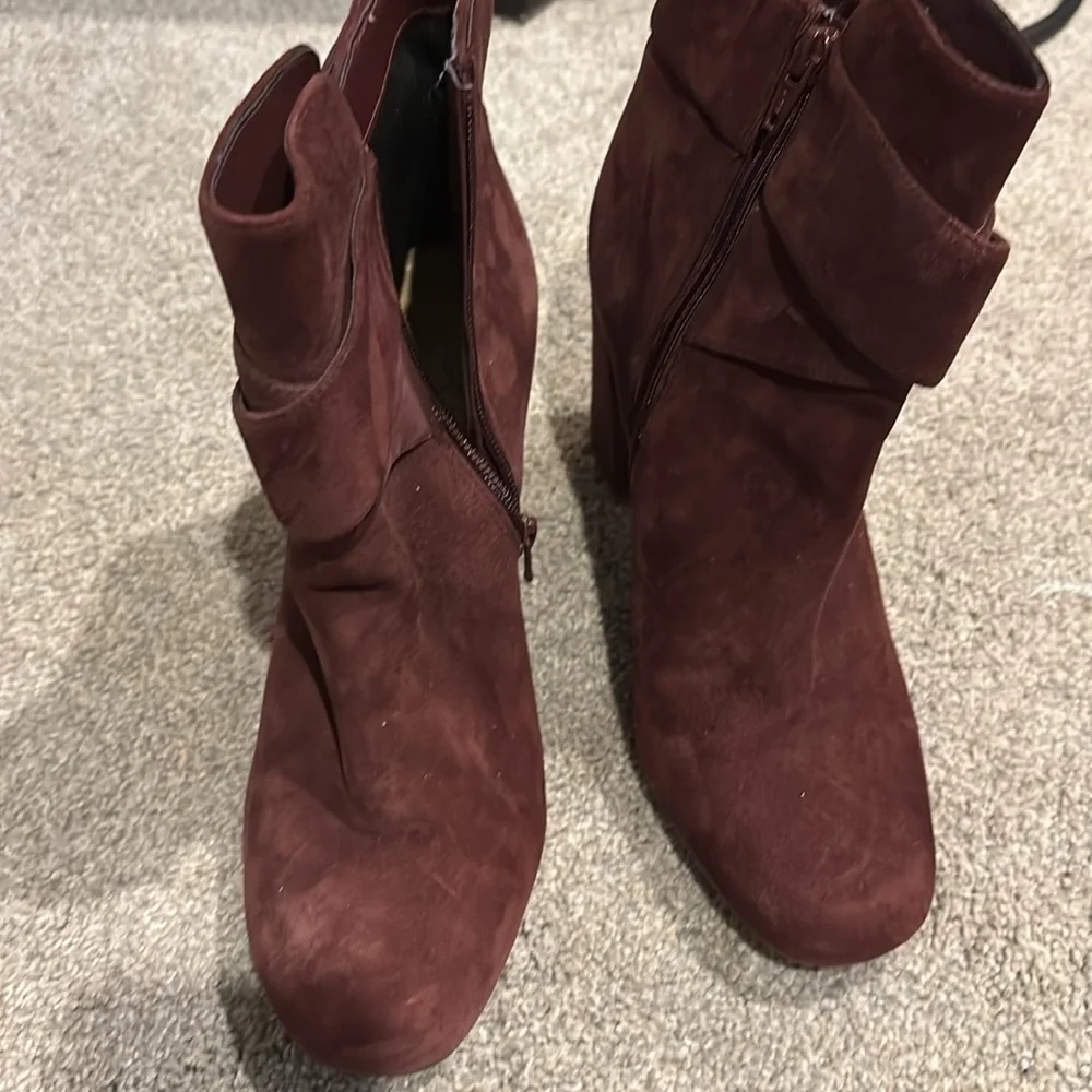 Naturalizer suede bootie with heel 8.5 M, excellent condition, burgundy - Picture 2 of 7